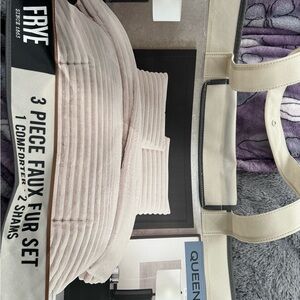 Luxurious Cream Bedding Set 3 piece faux fur queen set